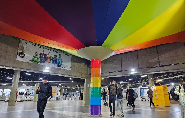 Estação Central ganhou instalação de pano