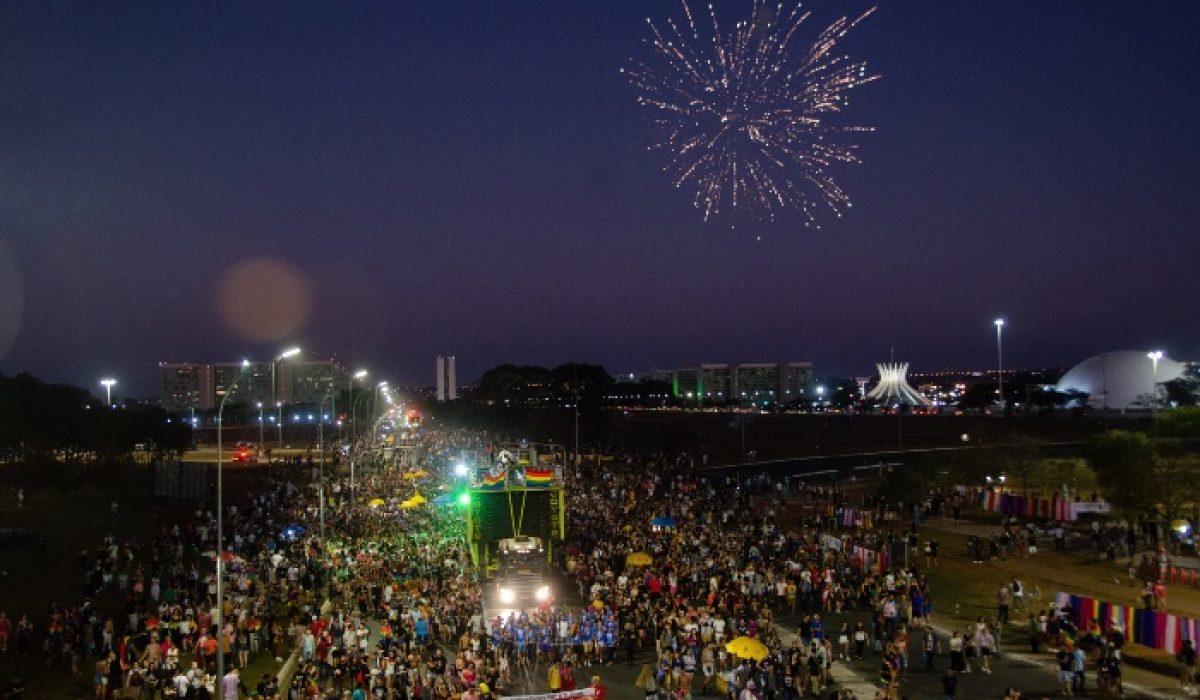 parada do orgulho lgbts de brasília 2023